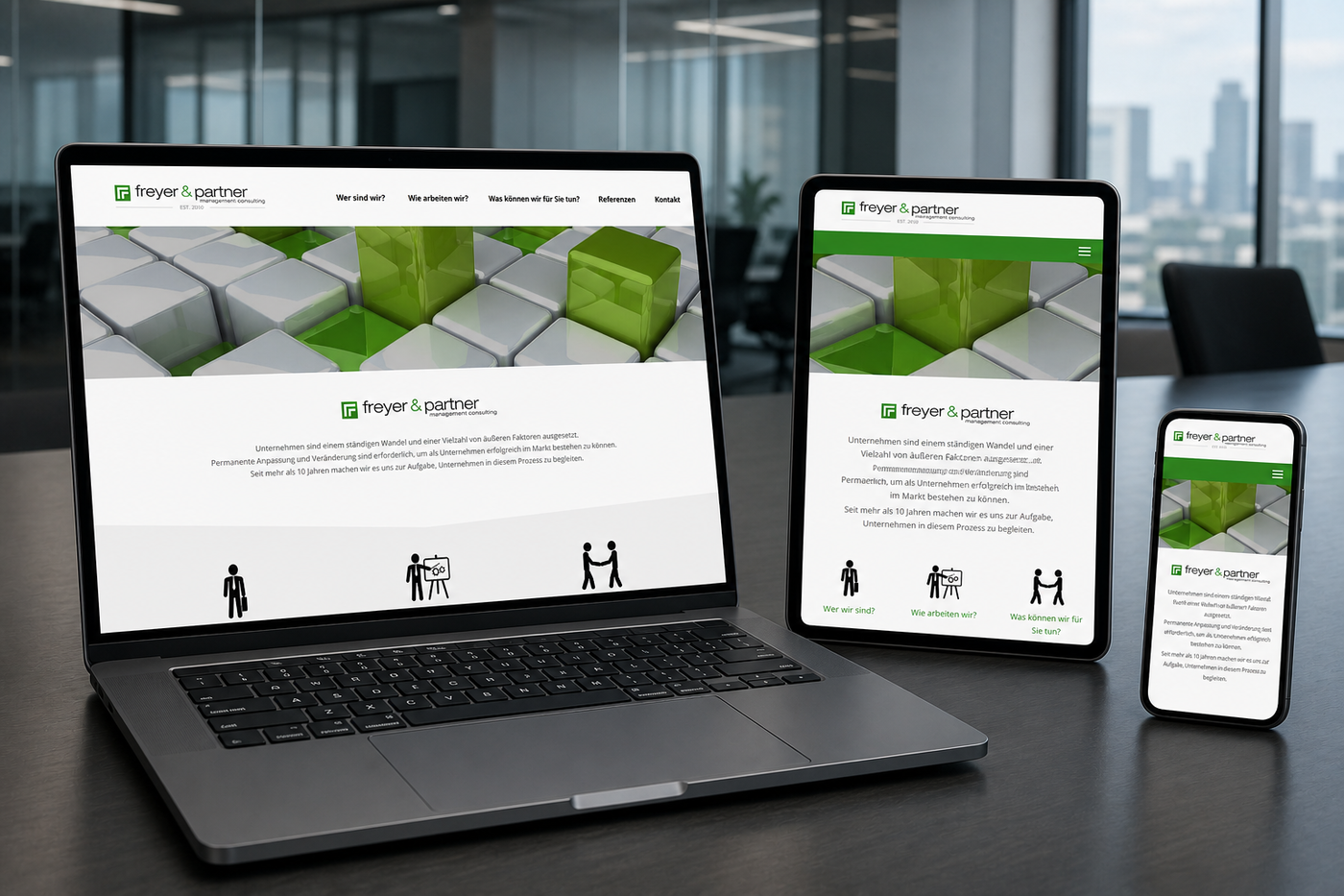 Die Website von Freyer und Partner auf Notebook, Tablet und Smartphone