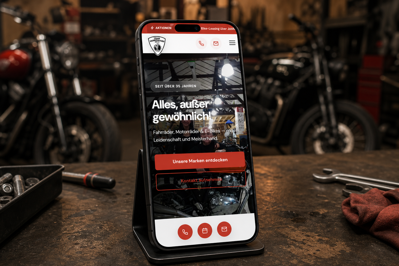 Die Website von Team Vahrenkamp auf einem Smartphone