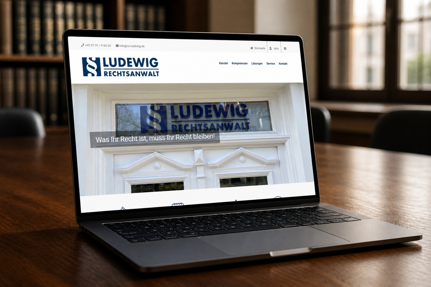 Die Website von Rechtsanwalt Thomas Ludewig auf einem Notebook