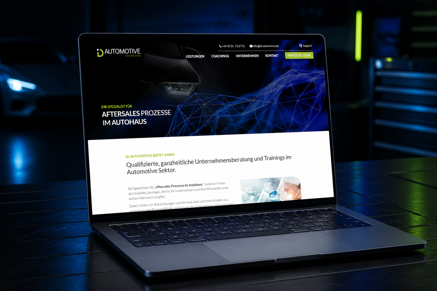 Die Website von ID Automotive Consulting auf einem Notebook