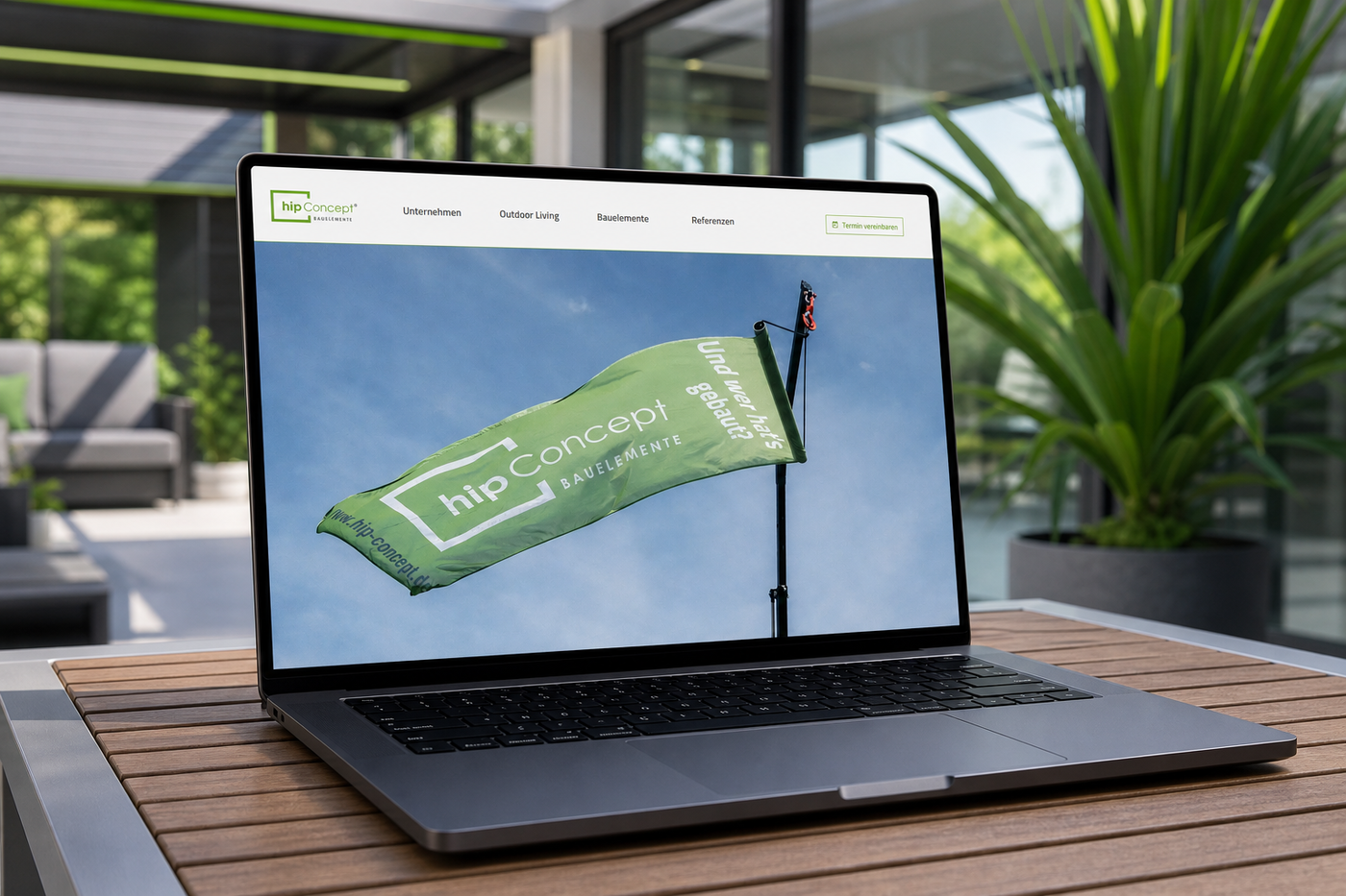 Die Website von hip Concept Bauelemente auf einem Notebook